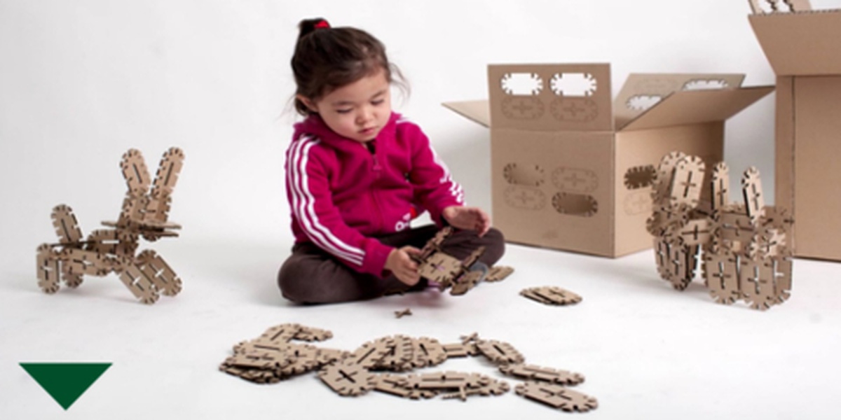 bambini, aiuti umanitari, pedagogia, condivisione, Gioco montabile “Toy Box, giocare coi pacchi”, cartone, The Design Practice Research Lab, Corea del Sud, 2011