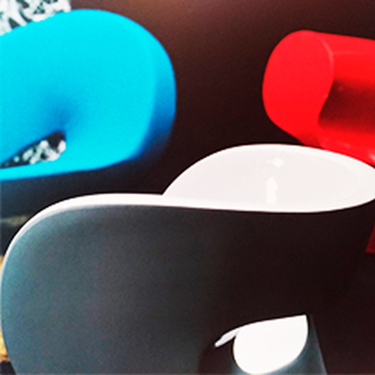 Storia Design Moroso, poltroncina Little Albert, Ron Arad, resina, 2000