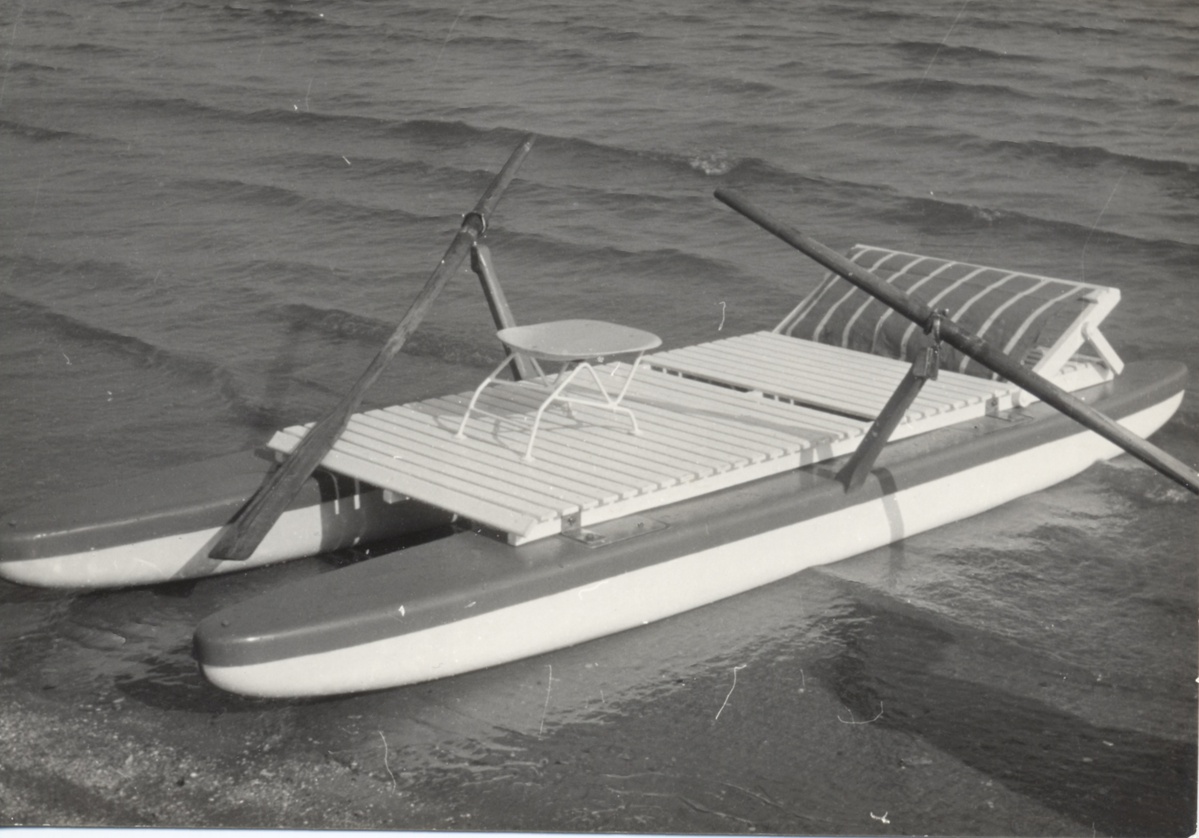 barca a remi Moscone, seggiolino in metallo e Vetroresina©, schienale regolabile, anni 60', FVG