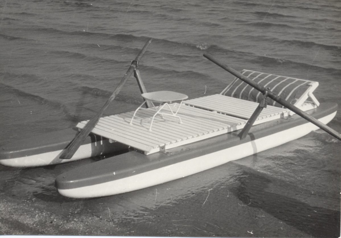 barca a remi Moscone, seggiolino in metallo e Vetroresina©, schienale regolabile, anni 60', FVG